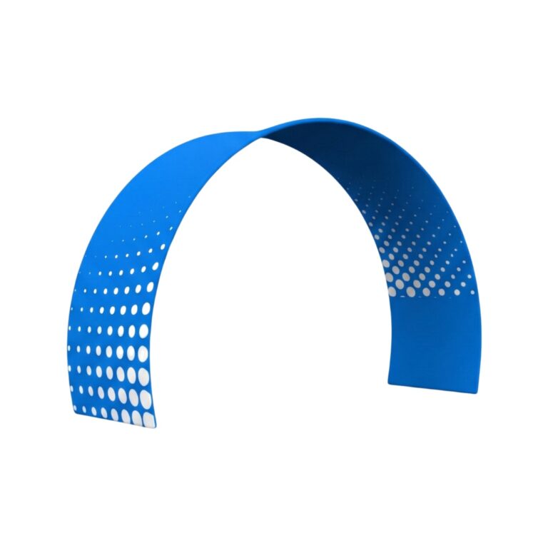 Brama revo arch C w kształcie łuku o modułowej budowie z rurek aluminiowych.